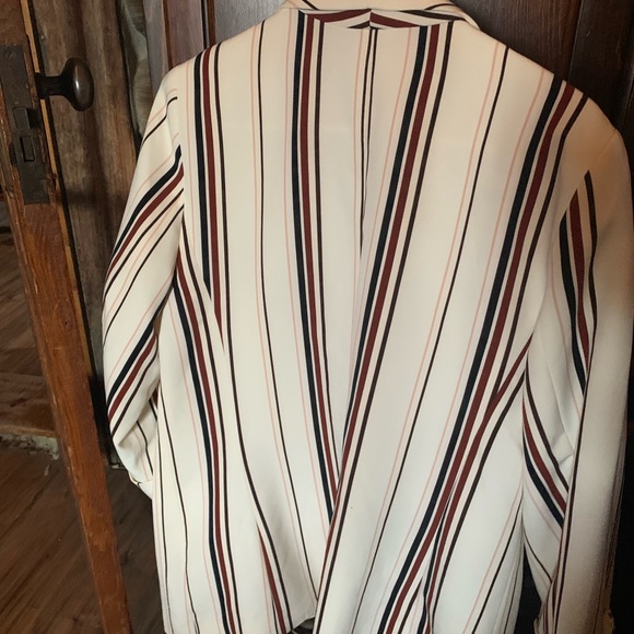 White Apt 9 blazer - Picture 2 of 3